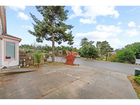 937 Stillwater Drive Coos Bay OR 97420