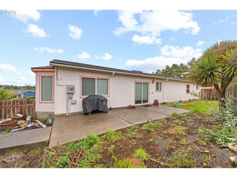 937 Stillwater Drive Coos Bay OR 97420