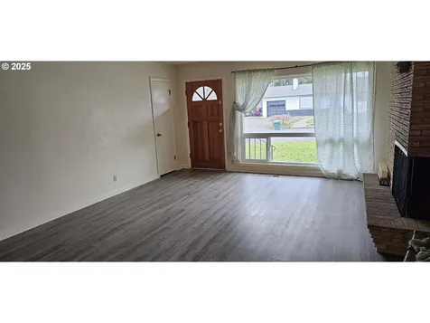 746 W Luellen Drive Roseburg OR 97471