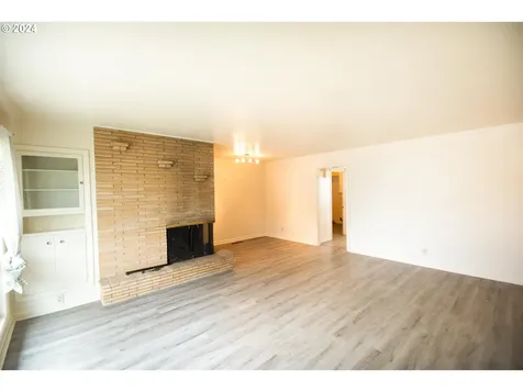 746 W Luellen Drive Roseburg OR 97471