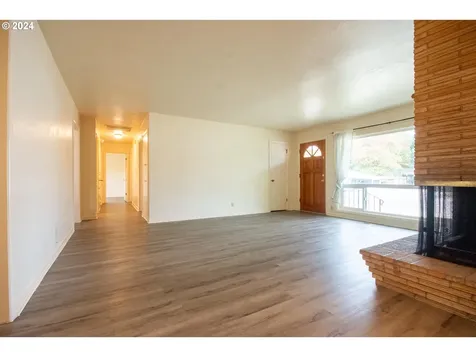 746 W Luellen Drive Roseburg OR 97471
