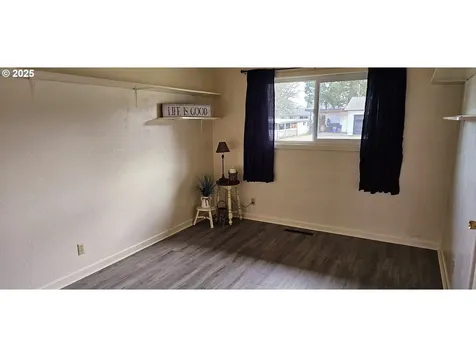 746 W Luellen Drive Roseburg OR 97471