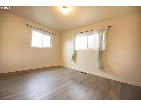 746 W Luellen Drive Roseburg OR 97471