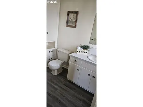 746 W Luellen Drive Roseburg OR 97471