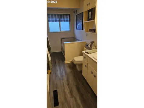 746 W Luellen Drive Roseburg OR 97471