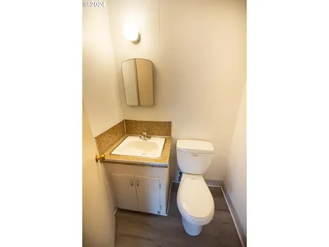 746 W Luellen Drive Roseburg OR 97471