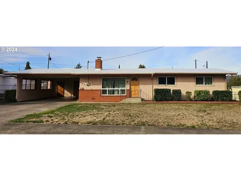 746 W Luellen Drive Roseburg OR 97471