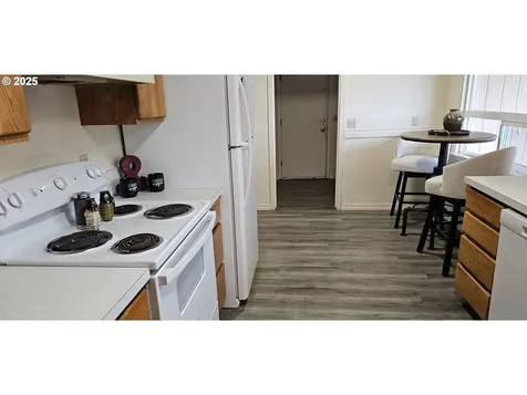 746 W Luellen Drive Roseburg OR 97471