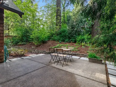 825 Sw Westwood Drive Portland OR 97239