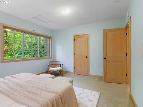 825 Sw Westwood Drive Portland OR 97239