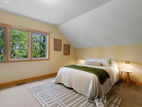 825 Sw Westwood Drive Portland OR 97239