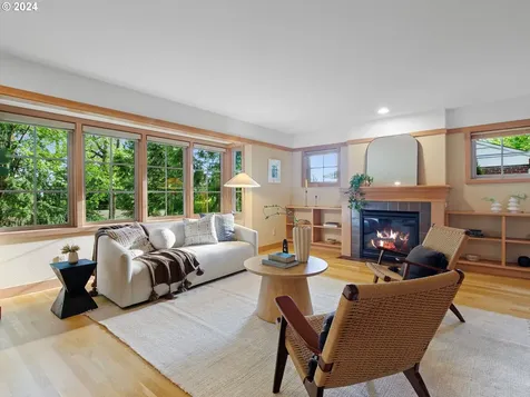 825 Sw Westwood Drive Portland OR 97239