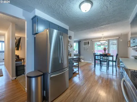 4785 Burnett Avenue Eugene OR 97402