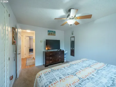 4785 Burnett Avenue Eugene OR 97402