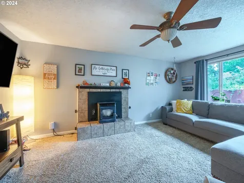 4785 Burnett Avenue Eugene OR 97402