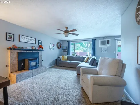 4785 Burnett Avenue Eugene OR 97402