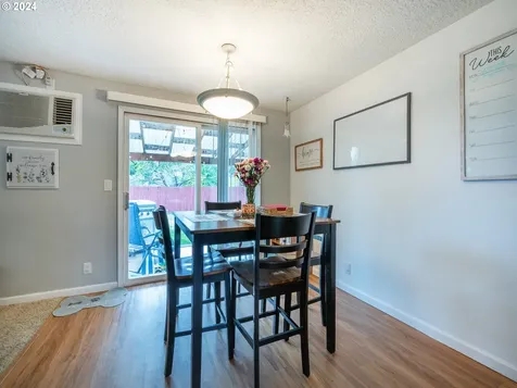 4785 Burnett Avenue Eugene OR 97402