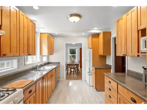 770 Ne 4th Avenue Hillsboro OR 97124