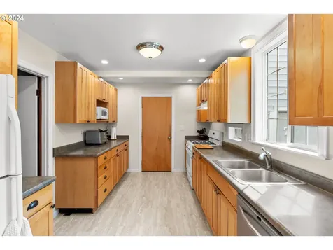770 Ne 4th Avenue Hillsboro OR 97124