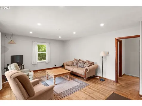 770 Ne 4th Avenue Hillsboro OR 97124