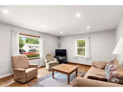 770 Ne 4th Avenue Hillsboro OR 97124