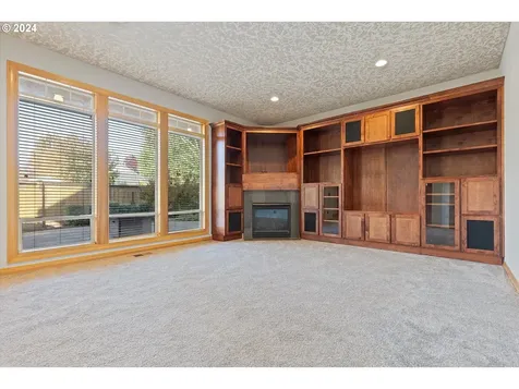 1747 NW Meadows Drive Mcminnville OR 97128