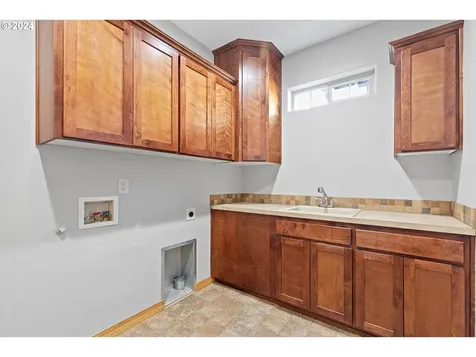 1747 NW Meadows Drive Mcminnville OR 97128