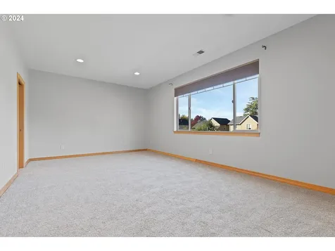 1747 NW Meadows Drive Mcminnville OR 97128