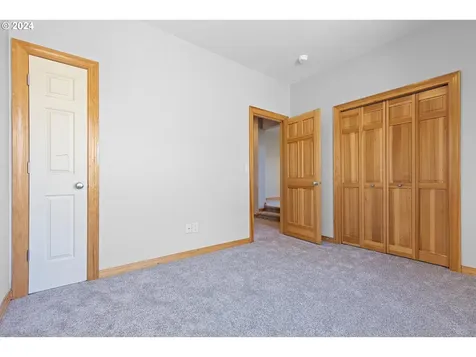 1747 NW Meadows Drive Mcminnville OR 97128