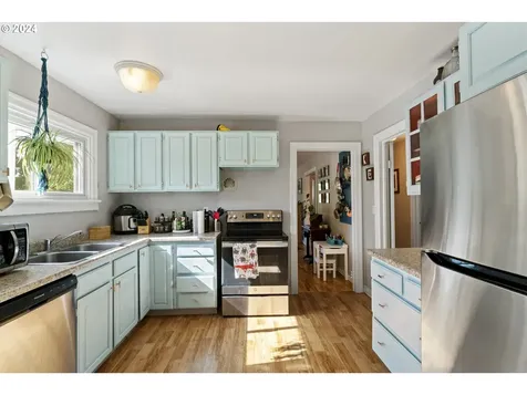 107 Mayfair Lane Eugene OR 97404