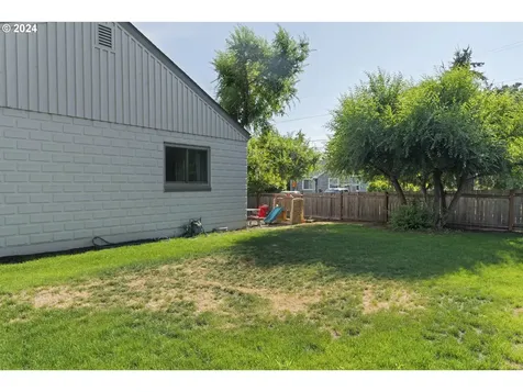 107 Mayfair Lane Eugene OR 97404