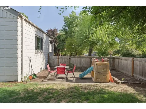 107 Mayfair Lane Eugene OR 97404