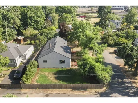 107 Mayfair Lane Eugene OR 97404
