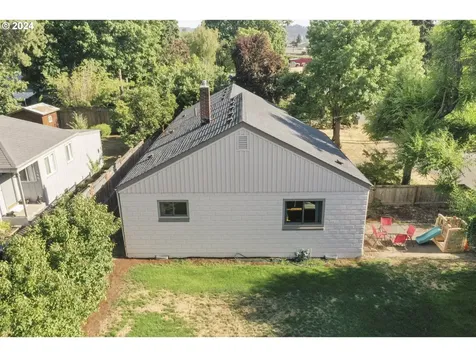 107 Mayfair Lane Eugene OR 97404