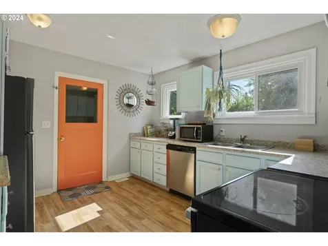 107 Mayfair Lane Eugene OR 97404