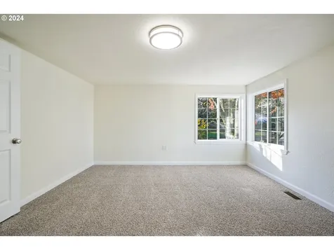 17915 SE Pine Street Portland OR 97233