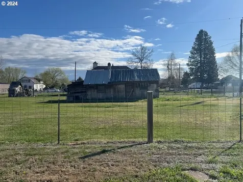 1620 3rd Street Haines OR 97833