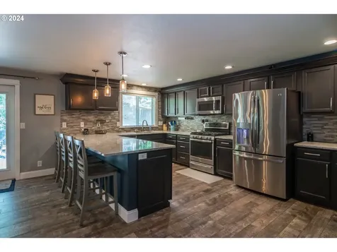 1737 Garnet Avenue Sutherlin OR 97479