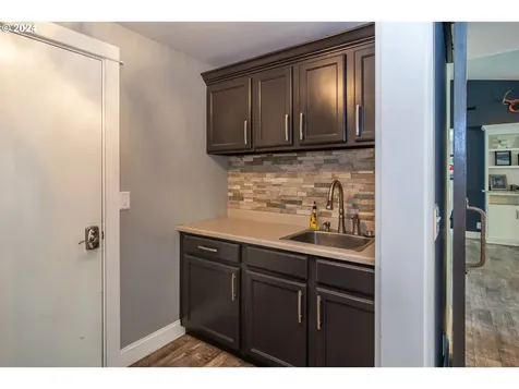 1737 Garnet Avenue Sutherlin OR 97479