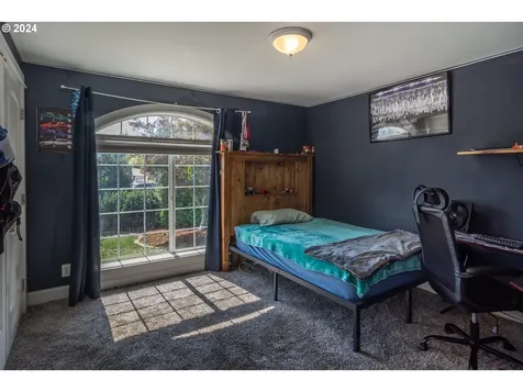 1737 Garnet Avenue Sutherlin OR 97479