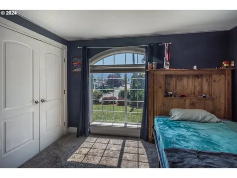 1737 Garnet Avenue Sutherlin OR 97479
