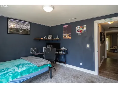 1737 Garnet Avenue Sutherlin OR 97479