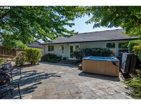 1737 Garnet Avenue Sutherlin OR 97479