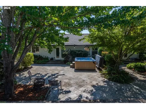1737 Garnet Avenue Sutherlin OR 97479