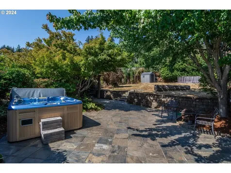 1737 Garnet Avenue Sutherlin OR 97479