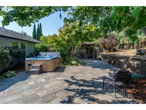 1737 Garnet Avenue Sutherlin OR 97479