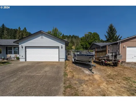 1737 Garnet Avenue Sutherlin OR 97479