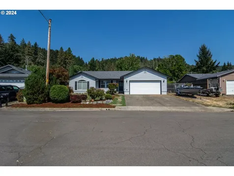 1737 Garnet Avenue Sutherlin OR 97479