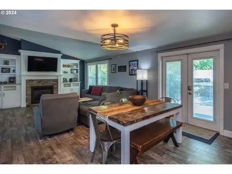 1737 Garnet Avenue Sutherlin OR 97479