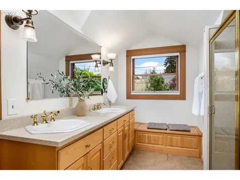 2353 Se 52nd Avenue Portland OR 97215